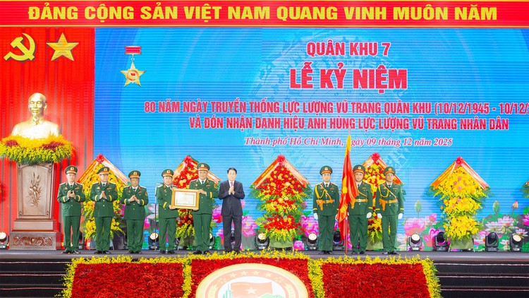 Quân khu 7 đón nhận danh hiệu Anh hùng lực lượng vũ trang nhân dân tại lễ kỷ niệm 80 năm