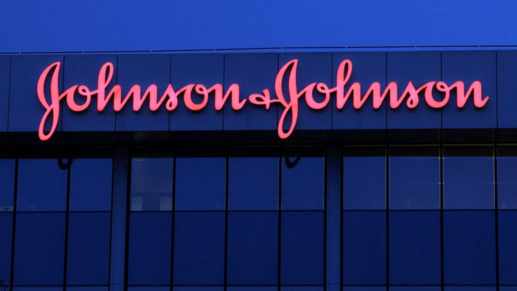 Johnson & Johnson dùng cách gì để dập tắt kiện tụng về bột talc?