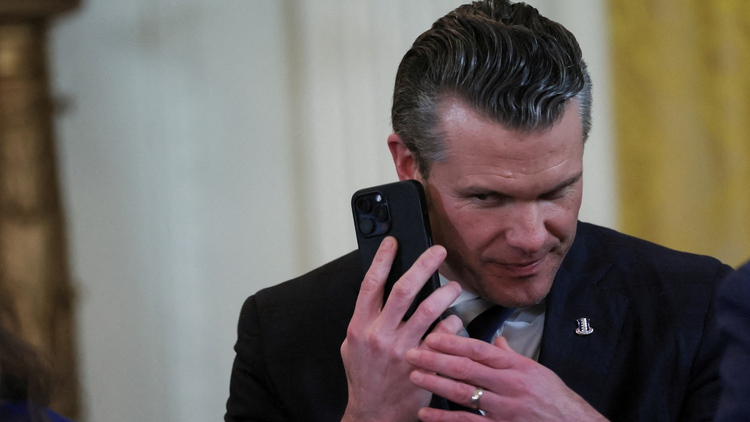 Bộ trưởng Mỹ lộ thời gian kế hoạch diệt thủ lĩnh Houthi qua tin nhắn