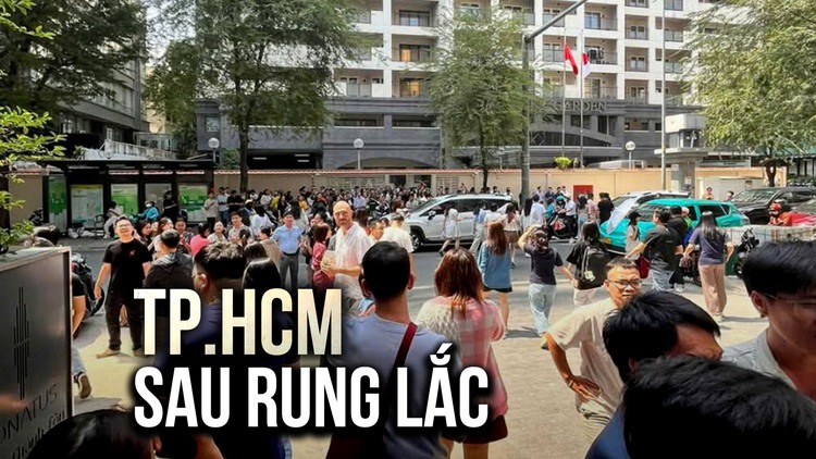 Chưa hết thót tim vì rung lắc, người dân TP.HCM quay lại văn phòng làm việc