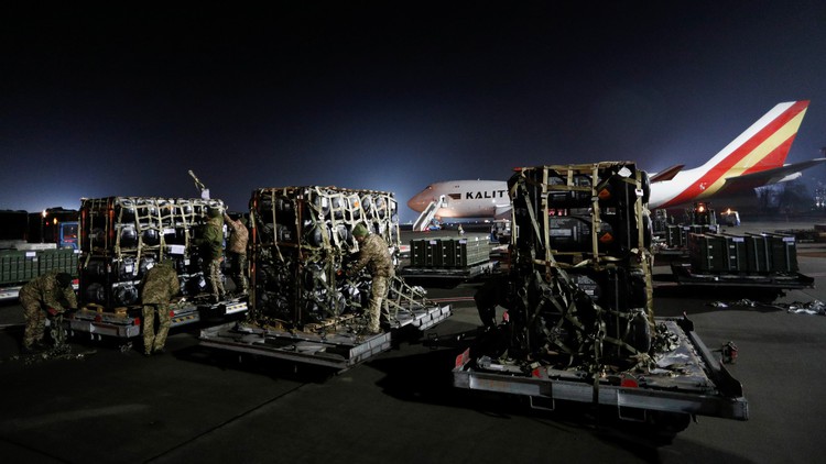 Hậu quả nào cho Ukraine nếu Mỹ cắt viện trợ quân sự?