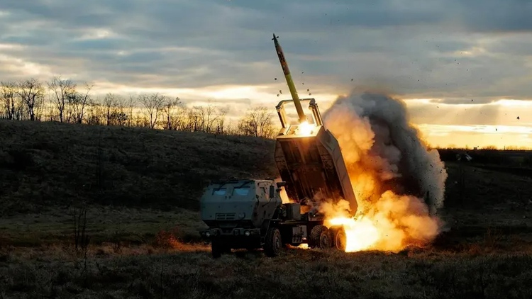 Mỹ ngừng cấp dữ liệu bắn cho HIMARS của Ukraine