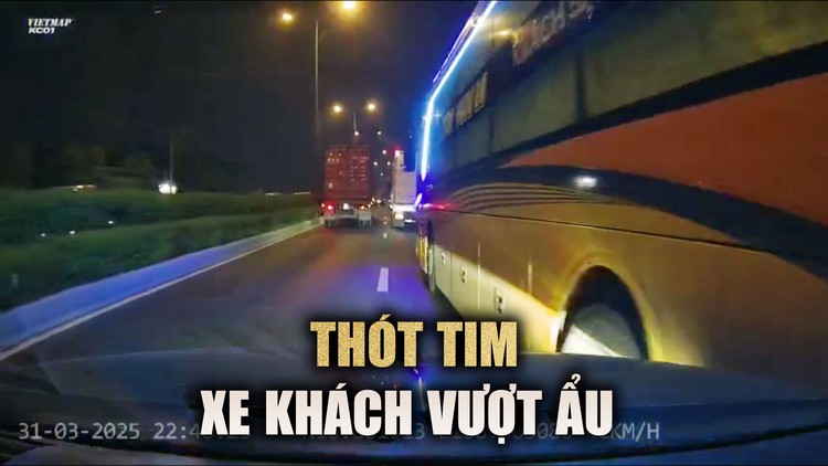 Thót tim khoảnh khắc xe khách vượt ẩu gây tai nạn trên Quốc lộ 1