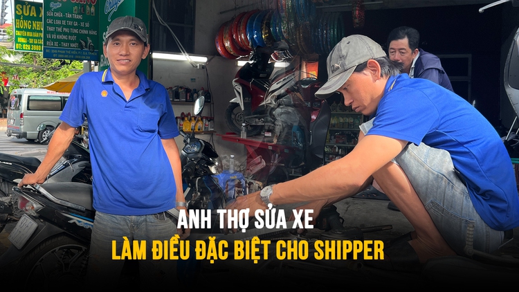 Biết ‘tiền khó kiếm’, anh thợ sửa xe quyết định làm điều đặc biệt cho shipper