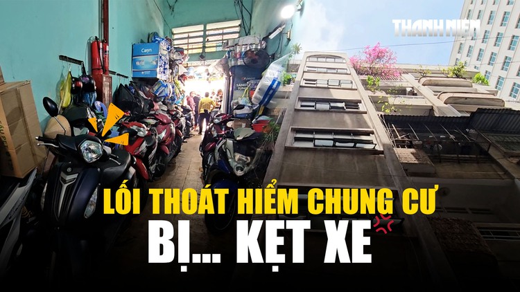 Cát cứ thu phí đỗ xe 'lụi': Lối thoát hiểm chung cư bị... kẹt xe