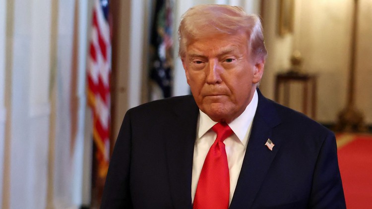 Tổng thống Trump ra loạt chỉ thị mới