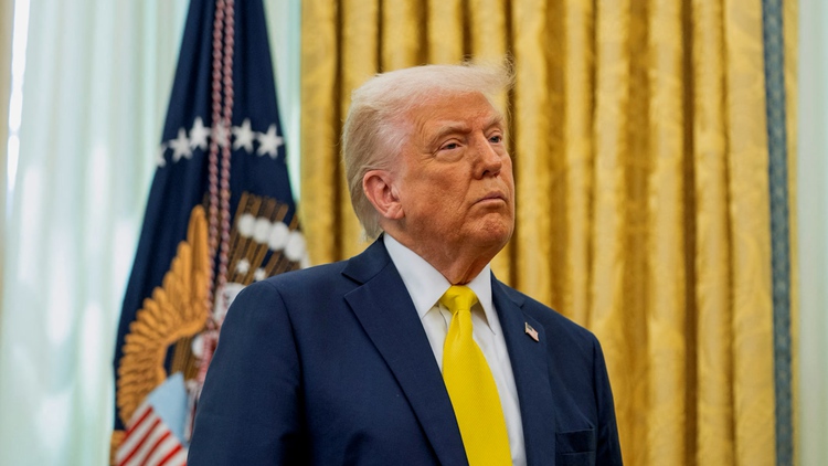 Tỷ lệ ủng hộ ông Trump xuống dốc vì sao?