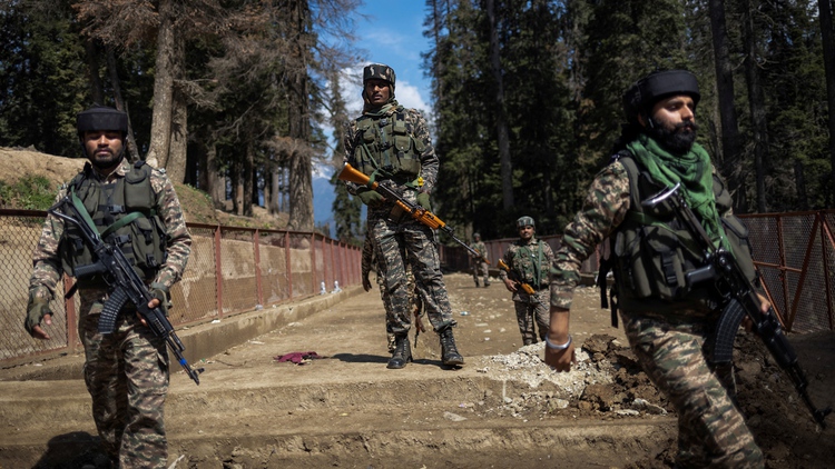 Ấn Độ hạ cấp quan hệ, đe dọa nguồn nước cho Pakistan sau vụ khủng bố Kashmir