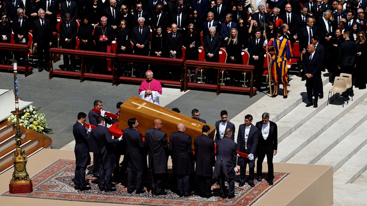 Hàng trăm ngàn người dự tang lễ Giáo hoàng Francis, mong di sản sống mãi