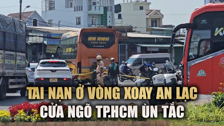 Tai nạn ở vòng xoay An Lạc, cửa ngõ phía tây TP.HCM ùn tắc