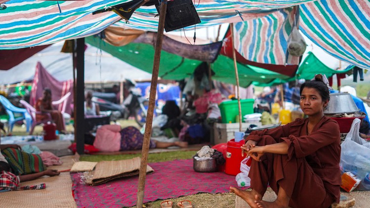 Nắng nóng, mưa lớn làm tăng mối lo dịch bệnh sau động đất Myanmar
