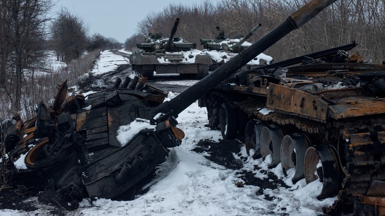 Tư lệnh Mỹ nói Nga mất hơn 4.000 xe tăng, Ukraine sắp nhận thêm F-16