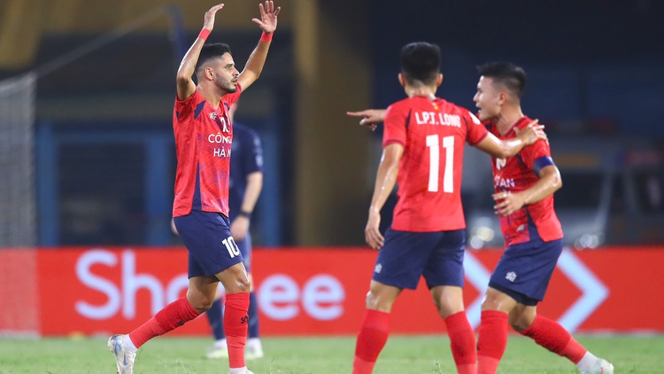 Pha phối hợp chuẩn chỉ mở tỷ số của CLB CAHN trước đội khách Buriram United