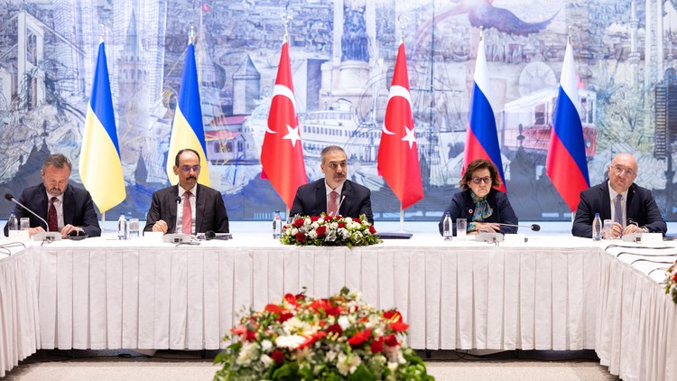 Nga-Ukraine đạt thỏa thuận trao đổi tù binh lớn nhất dù đàm phán chưa tiến triển