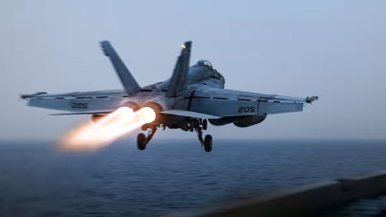 Bị Houthi hạ MQ-9, suýt mất F-35, ông Trump buộc phải ngừng chiến dịch quá tốn kém?