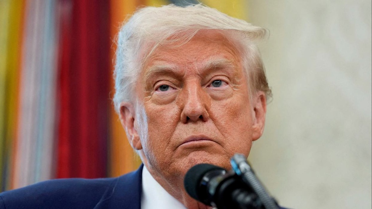 Ông Trump nói ông Putin 'mệt mỏi', dọa cấm vận Nga nếu hòa đàm bất thành