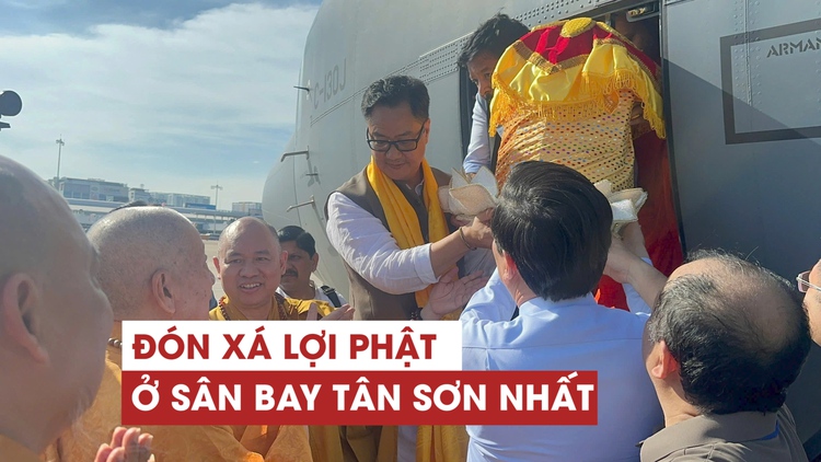 Cận cảnh đón xá lợi Phật ở sân bay Tân Sơn Nhất: Lần đầu tiên được tôn trí, chiêm bái ở Việt Nam