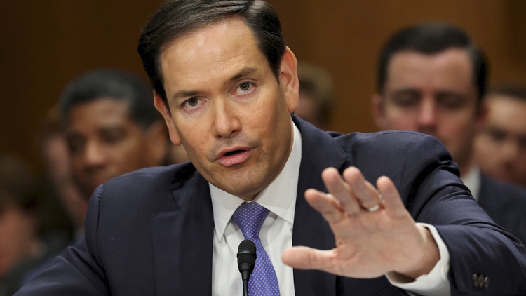 Ngoại trưởng 'đấu' thượng nghị sĩ, bảo vệ chính sách của ông Trump