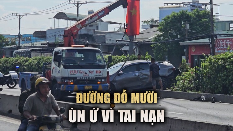 Đường Đỗ Mười ùn ứ nghiêm trọng vì tai nạn ngày cuối tuần