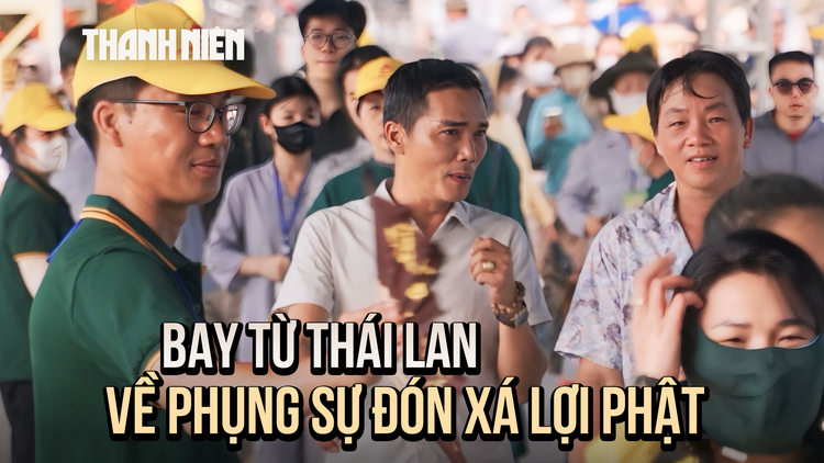 Phật tử bay từ Thái Lan về phụng sự lễ rước xá lợi Phật tại Đà Nẵng
