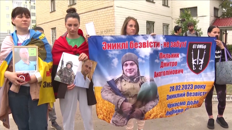 Nga - Ukraine trao trả tù nhân, người thân vẫn ngóng tin binh sĩ mất tích