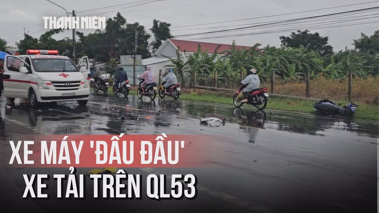 Trời đổ mưa sau tai nạn trên quốc lộ 53, khám nghiệm gặp nhiều khó khăn