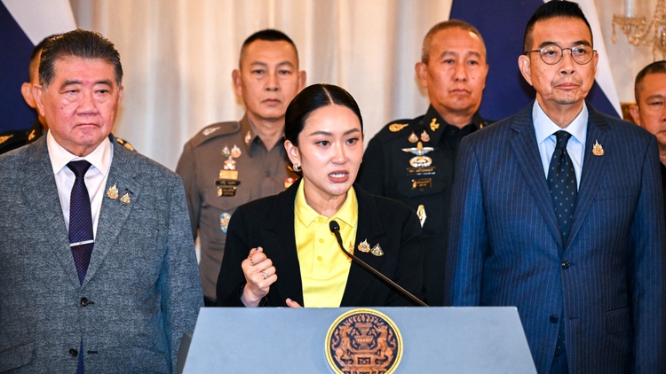 Liên minh cầm quyền Thái Lan lung lay vì cuộc điện đàm với ông Hun Sen