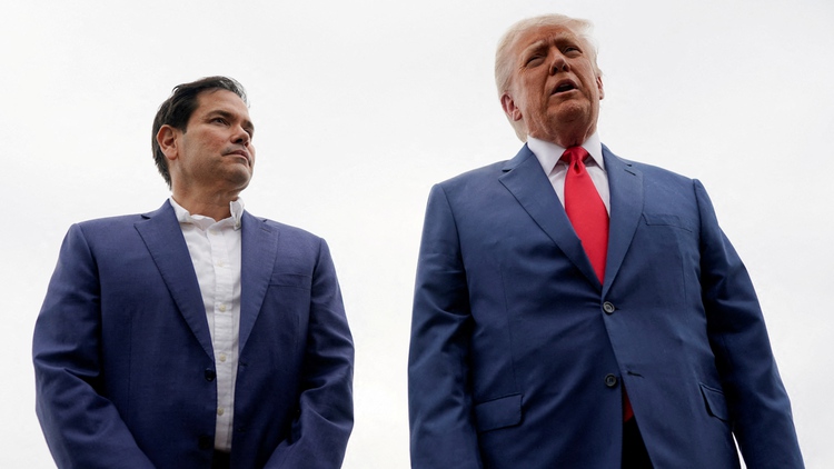 Ông Trump lấp lửng, thế giới đoán già đoán non về khả năng Mỹ đánh Iran