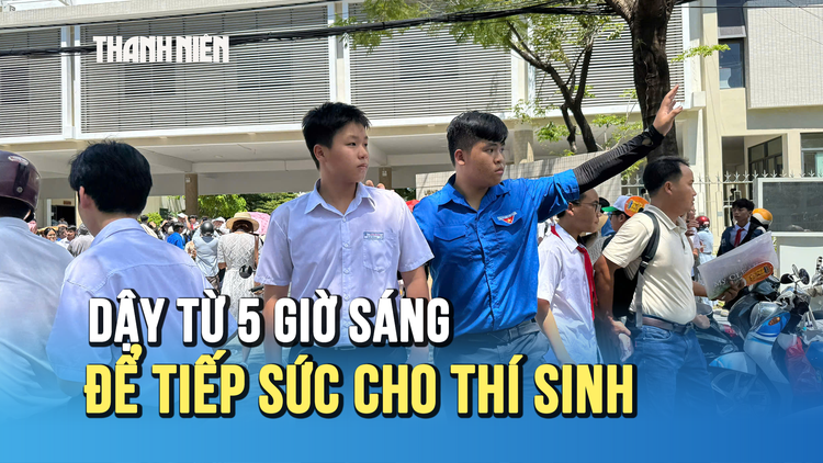 Thi lớp 10: Dậy từ 5 giờ sáng để tiếp sức cho thí sinh