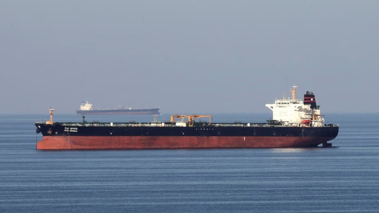 Quốc hội Iran duyệt phong tỏa eo biển Hormuz, Mỹ nói Tehran 'tự sát kinh tế'