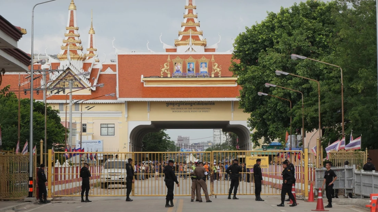 Quân đội Thái Lan đóng biên, Thủ tướng Campuchia đáp trả