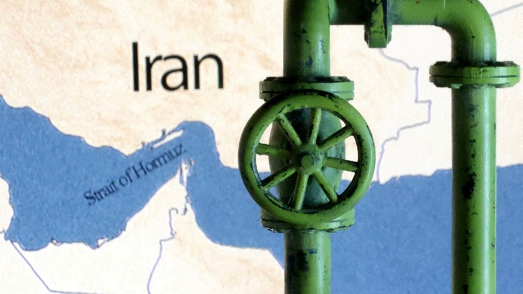 Eo biển Hormuz là gì mà lại quan trọng với giá dầu?