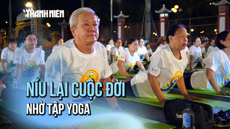 Từ giường bệnh đến thảm tập yoga: Hành trình ‘hồi sinh’ của bệnh nhân ung thư
