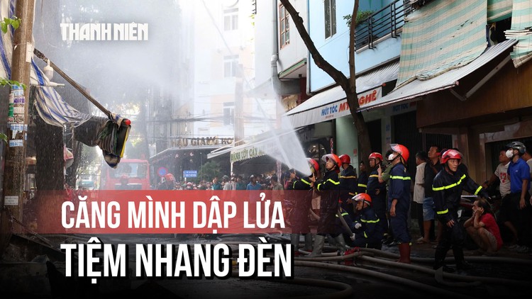 Căng mình dập lửa tại tiệm nhang đèn ở trung tâm Cần Thơ