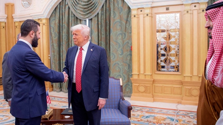 Ông Trump ký lệnh, Syria thoát cấm vận Mỹ sau 20 năm