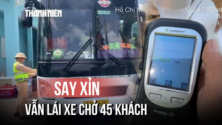 Tài xế nồng độ cồn kịch khung vẫn chở 45 khách trên cao tốc