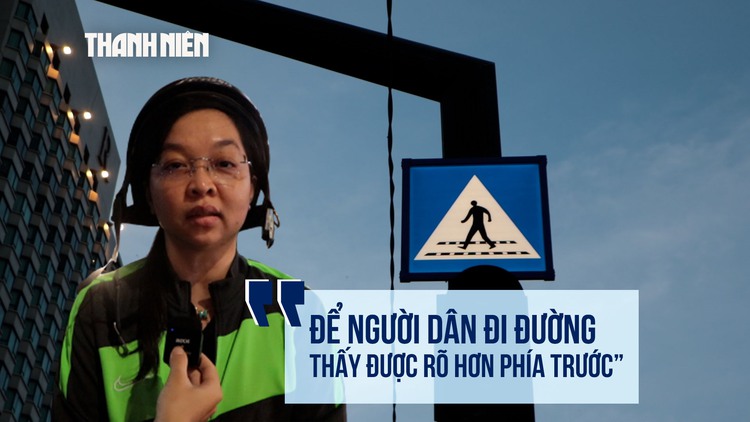 Người dân TP.HCM 'đỡ lo' khi biển báo giao thông phát sáng, đường đi được nâng cấp