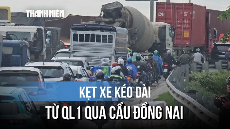 Quốc lộ 1 kẹt xe kinh hoàng từ ngã ba Vũng Tàu đến nút giao Tân Vạn