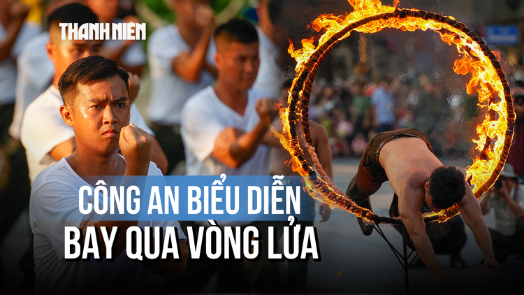 Xem lực lượng CAND biểu diễn bay qua vòng lửa