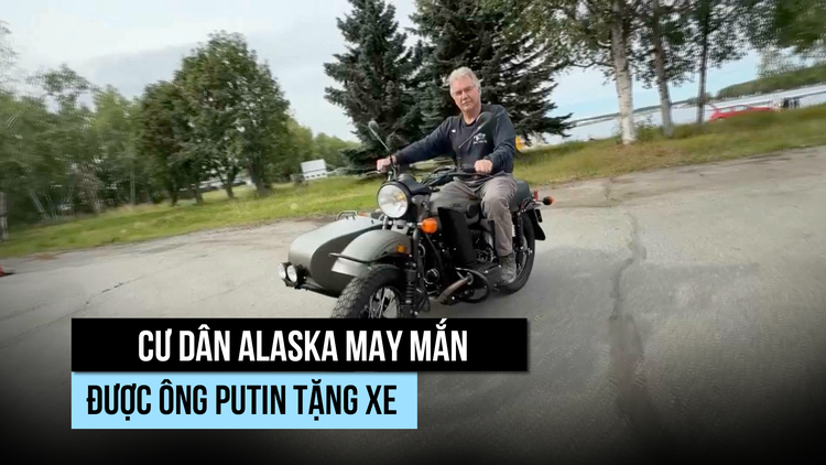 Cư dân Alaska bất ngờ được Tổng thống Putin tặng mô tô
