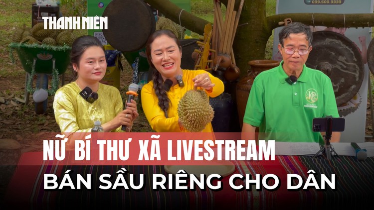 Vừa gây sốt trên mạng, nữ bí thư xã có thêm hành động nhận mưa lời khen