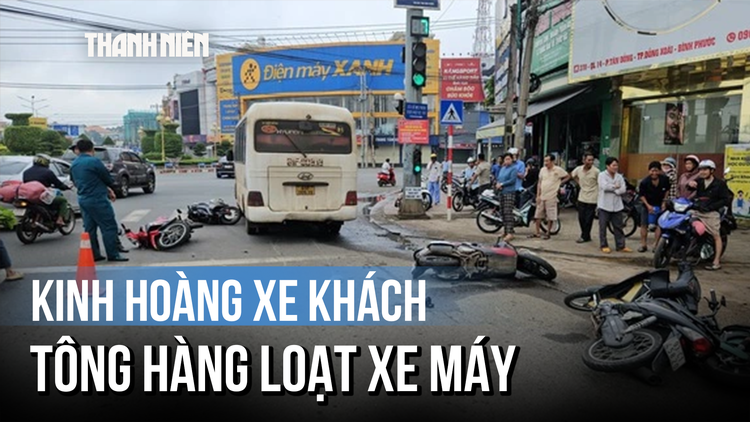 Đồng Nai: Xe khách tông loạt xe máy, xe đạp điện đang dừng đèn đỏ
