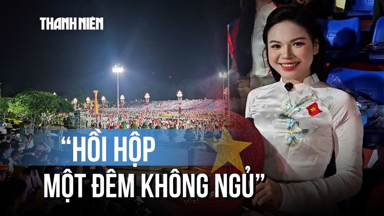 Quảng trường Ba Đình trước giờ tổng duyệt: Nữ đại biểu thướt tha trong tà áo dài