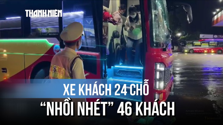 Mở cửa kiểm tra, phát hiện xe khách 'nhồi nhét' gấp đôi số người quy định