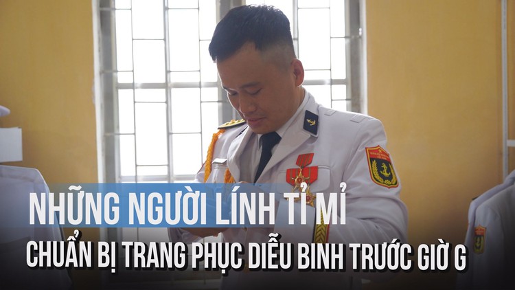 Chuẩn bị trang phục trước lễ diễu binh: ‘tự hào qua từng nếp gấp’