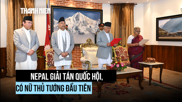 Nepal có nữ thủ tướng lâm thời, giải tán quốc hội