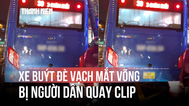 Xe buýt dừng đè vạch mắt võng, người dân quay clip báo CSGT