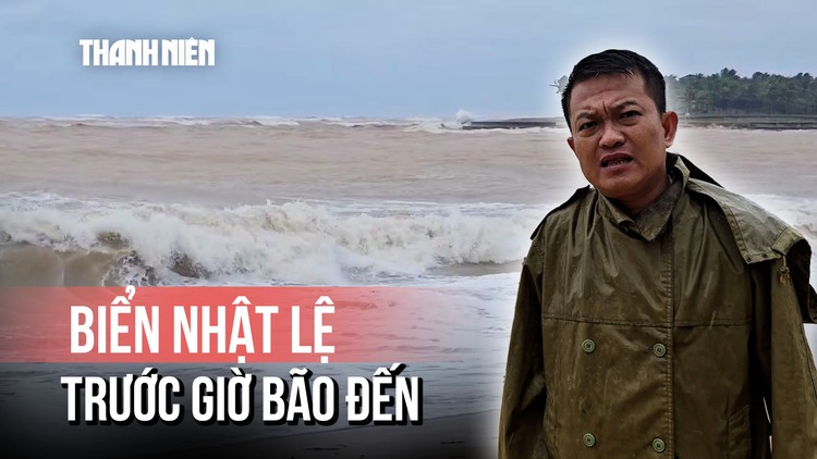 Sóng to gió lớn tại biển Nhật Lệ trước giờ bão số 10 đổ bộ