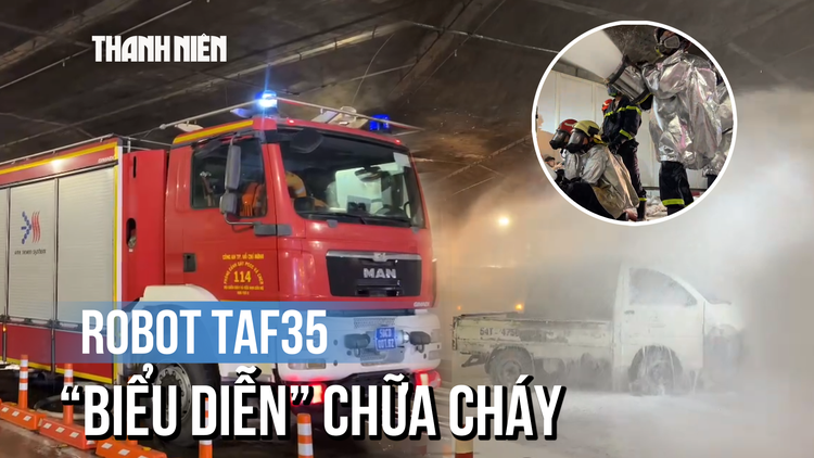 Robot TAF35 'biểu diễn' chữa cháy trong hầm sông Sài Gòn