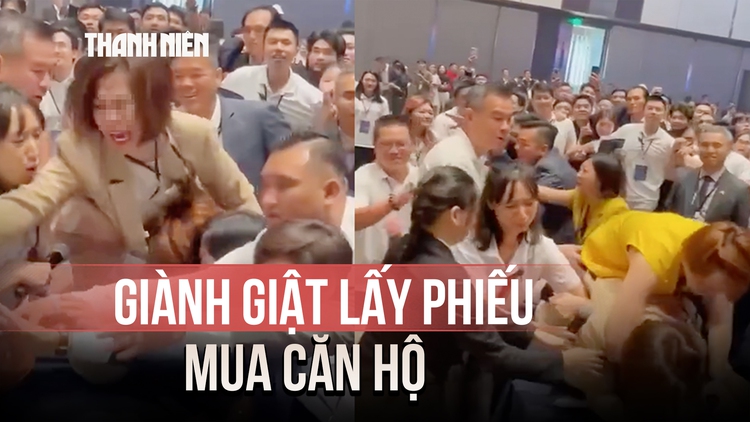 Xôn xao clip xô đẩy, trèo lên bàn giật lấy phiếu mua căn hộ ở TP.HCM